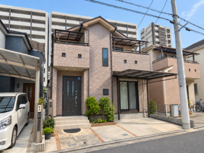 【和泉市】N様邸 外壁・屋根塗装｜セラコートアクア４工程・凹凸反転2色仕上げ